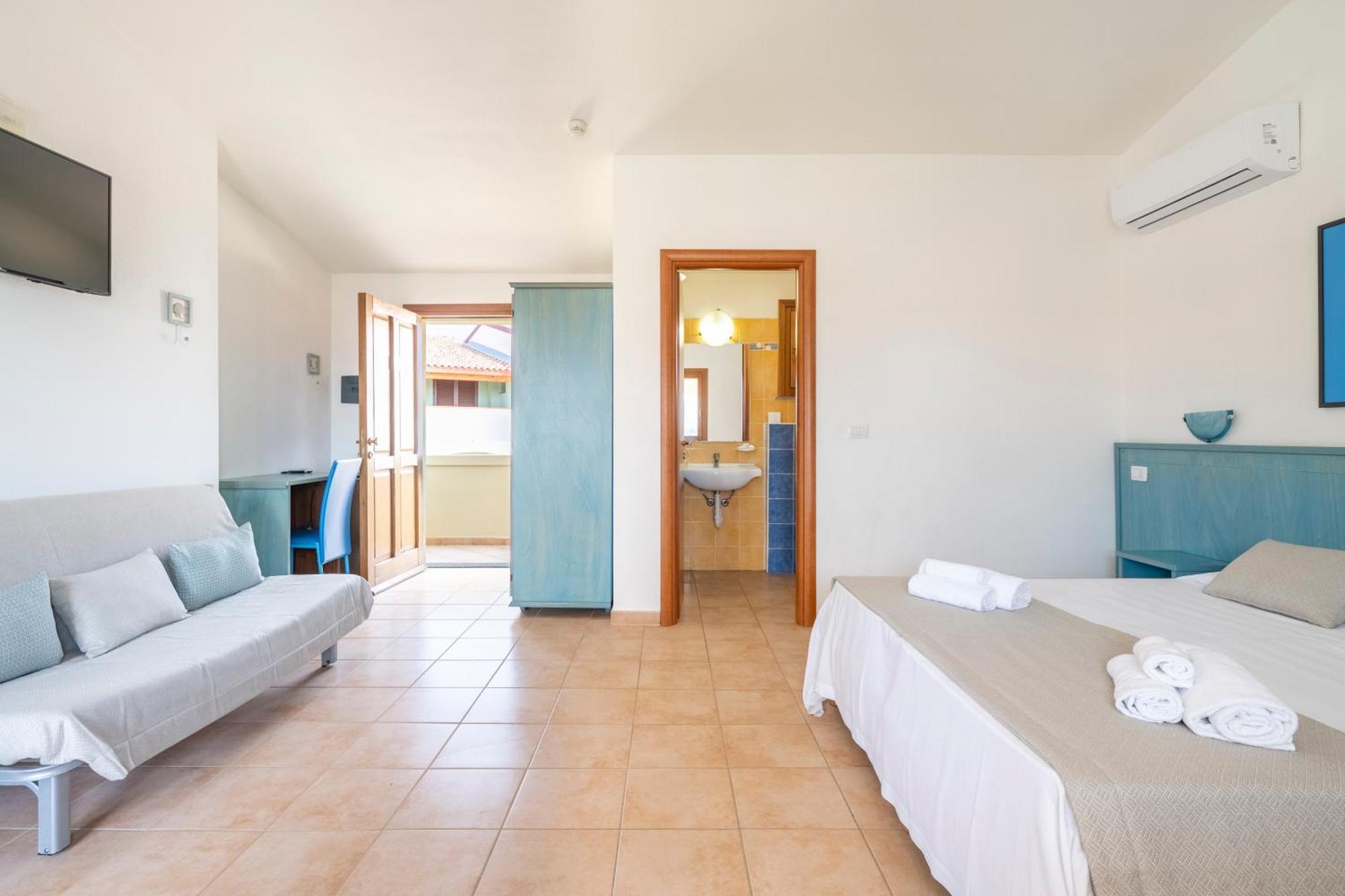 Mimose Beach Village Badesi Exterior foto
